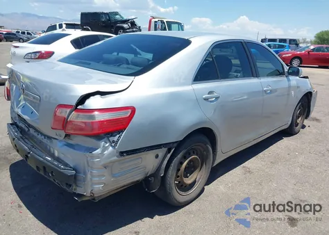 2007 Toyota Camry Le z USA, uszkodzony, nr VIN 4T1BE46K57U593251